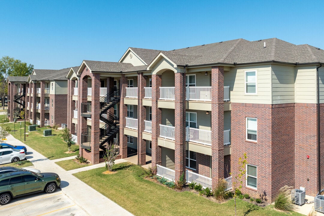 The Greens at Broken Arrow I, II,III, and IV in Broken Arrow, OK - Building Photo