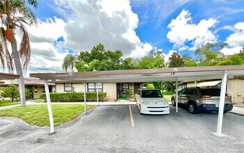 1980 Tahitian Pl in Dunedin, FL - Building Photo - Building Photo