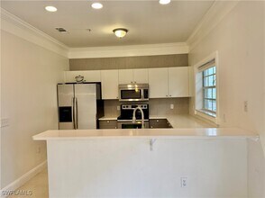 3294 Megan Ln in Naples, FL - Building Photo - Building Photo