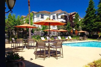 Park Crossing in Fairfield, CA - Foto de edificio - Building Photo