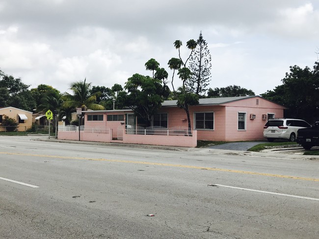 T4-L Corner Duplex in Miami, FL - Foto de edificio - Building Photo