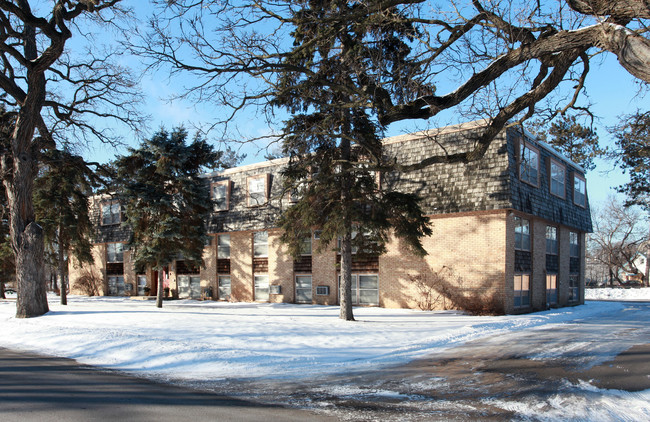 Mar-Don Apartments in Crystal, MN - Foto de edificio - Building Photo