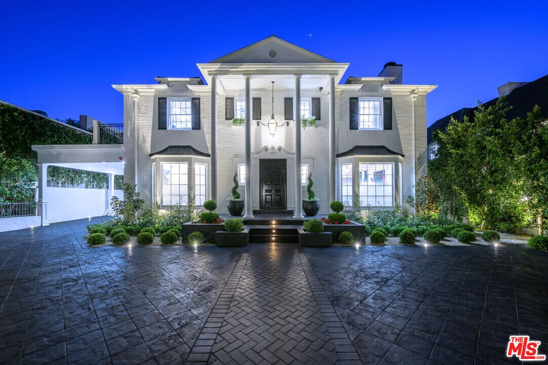 9885 Carmelita Ave in Beverly Hills, CA - Building Photo