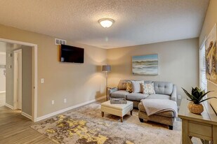 400 William Hilton Pkwy in Hilton Head Island, SC - Building Photo