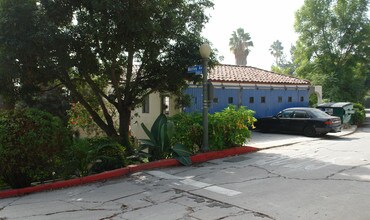 1969-1985 Whitley Ave in Los Angeles, CA - Foto de edificio - Building Photo