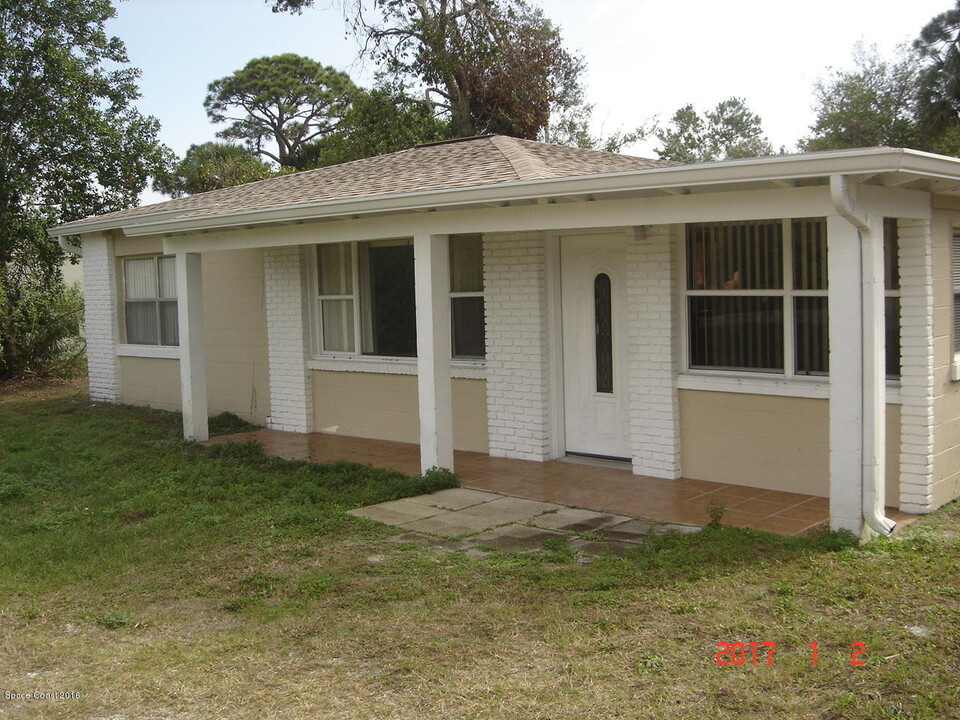 305 Jepson St in Titusville, FL - Building Photo