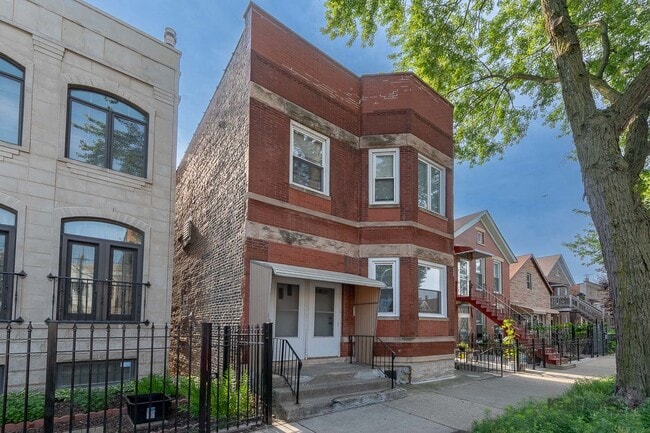 2821 S Emerald Ave in Chicago, IL - Building Photo - Building Photo