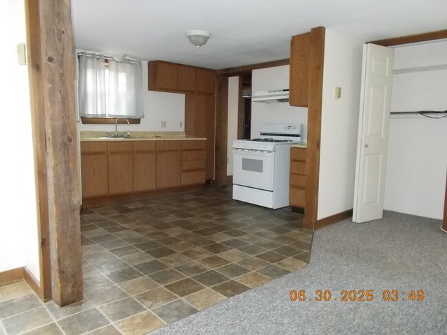 10 Fruit Pl, Unit #3
