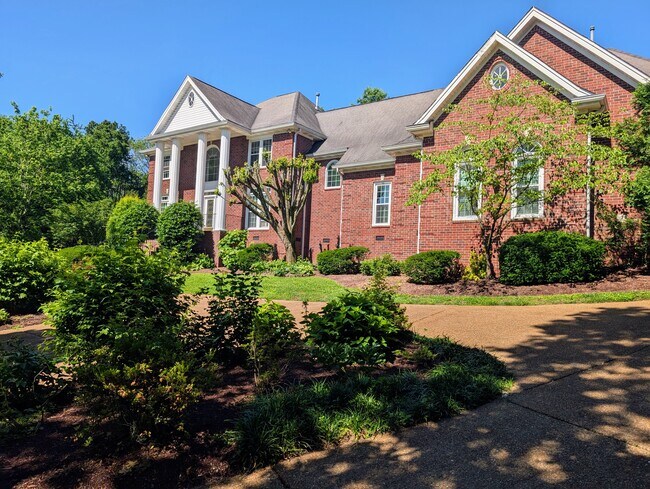 9301 Grist Mill Ct in Brentwood, TN - Building Photo - Building Photo