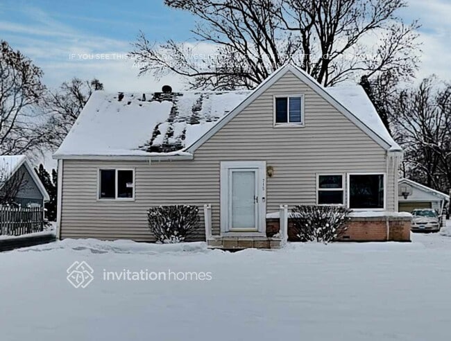 property at 715 E Le Moyne Ave