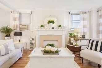 901 W Argyle St in Chicago, IL - Foto de edificio - Building Photo