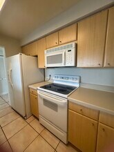 690 SW 1st Ct, Unit 1934 in Miami, FL - Foto de edificio - Building Photo