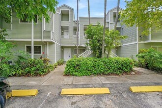 3453 NW 44th St, Unit 107 in Lauderdale Lakes, FL - Building Photo - Building Photo