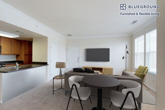 1299 Corporate Dr in Westbury, NY - Foto de edificio - Building Photo