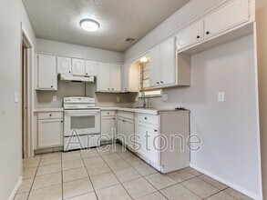 8814 NE 13th St in Midwest City, OK - Building Photo - Building Photo