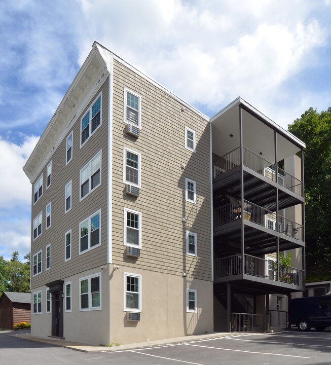 376 Nodine St in Hastings On Hudson, NY - Building Photo