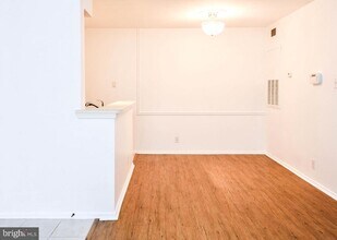 3303 Wyndham Cir in Alexandria, VA - Building Photo - Building Photo