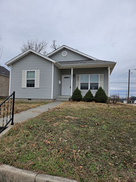 2802 S Joplin Ave in Joplin, MO - Building Photo