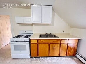 283 Latham Works Ln in Hartford, VT - Building Photo - Building Photo