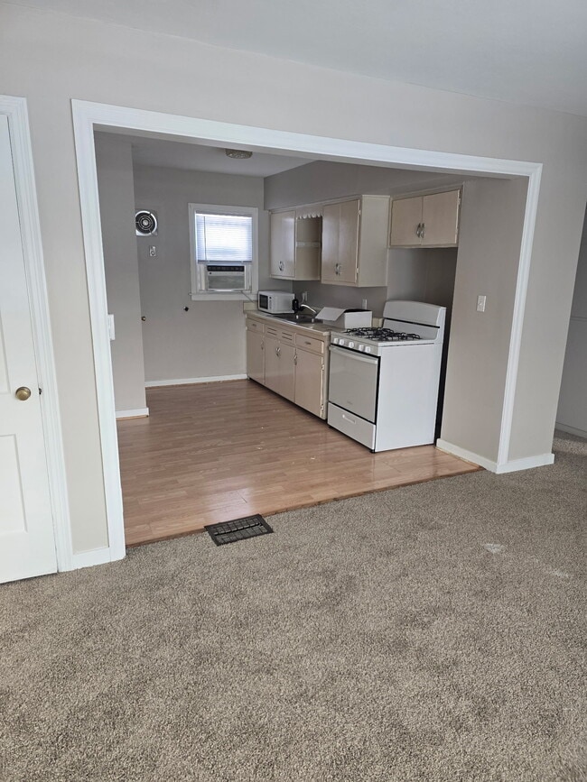 2029 W Forrest Hill Ave in Peoria, IL - Building Photo - Building Photo