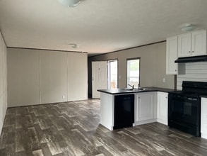 1000 Pine Tree Cir in Madison, GA - Building Photo - Building Photo