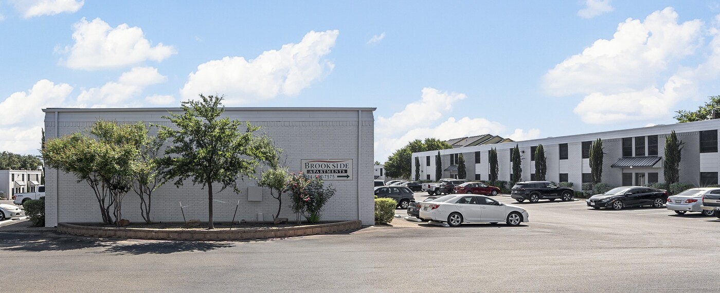 Brookside in Hewitt, TX - Building Photo