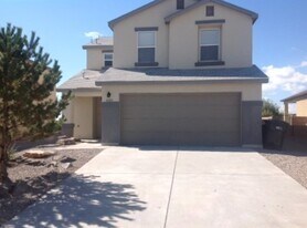 5205 Caprock Dr NE in Rio Rancho, NM - Building Photo