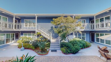 11284 Montana Avenue in Los Angeles, CA - Building Photo - Building Photo