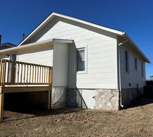 1410 Nutwood St in Bowling Green, KY - Building Photo - Building Photo