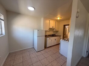 1940 Quincy St in Bakersfield, CA - Building Photo - Building Photo