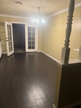 1022 Oregon St, Unit Large 2 bedroom apartment in Bakersfield, CA - Building Photo - Building Photo