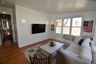 302 Cedar St in San Antonio, TX - Building Photo - Building Photo