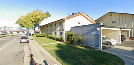 3033 Los Prados St in San Mateo, CA - Building Photo - Building Photo