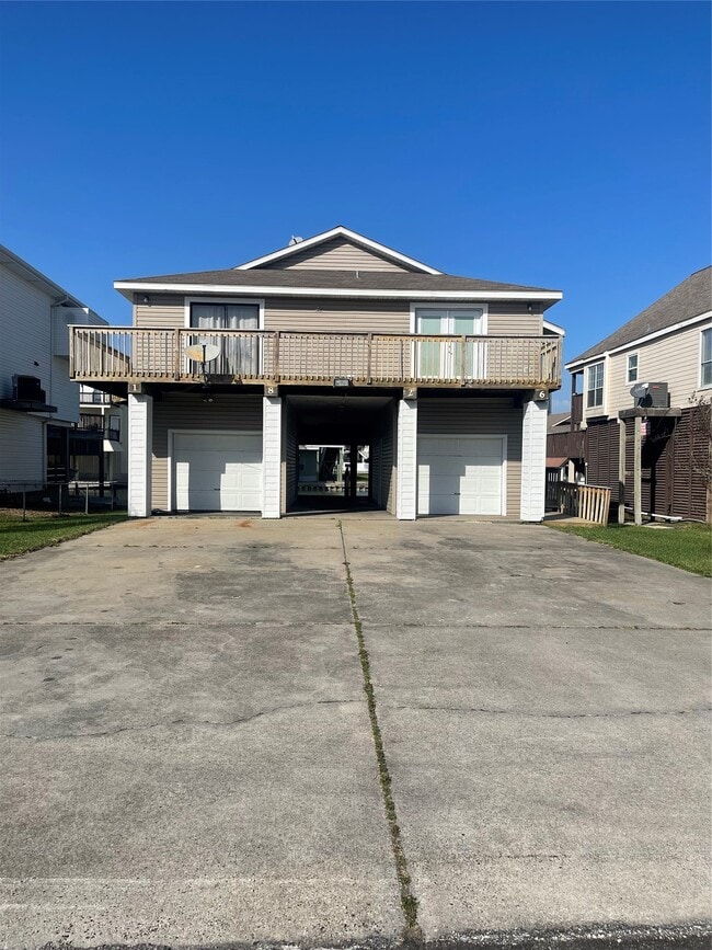 1826 Port O' Call St