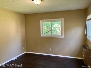 402 Kensington Ave, Unit 104 in Ferndale, MI - Building Photo - Building Photo