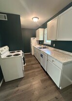 9335 La Grange Rd in Louisville, KY - Building Photo