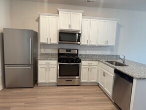 1508 Independence Blvd in Newport News, VA - Foto de edificio - Building Photo