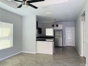 3903 Valeria St in Edinburg, TX - Building Photo - Building Photo