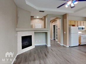 2040 Fenmore Way in Sacramento, CA - Building Photo - Building Photo