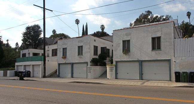 4321 Marmion Way in Los Angeles, CA - Foto de edificio - Building Photo