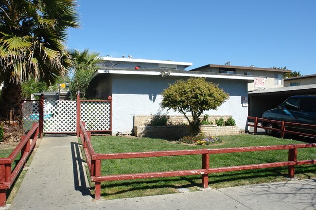 3201 Williamsburg Dr in San Jose, CA - Foto de edificio - Building Photo