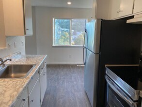 409 Lewis Ln in Pacifica, CA - Building Photo - Building Photo