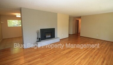 131 Leslie Ln in Sequim, WA - Building Photo - Building Photo