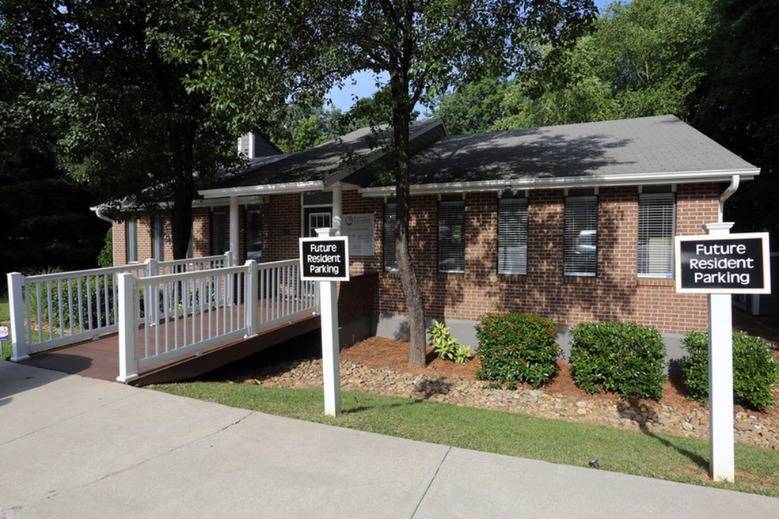 Summit Village Apartments Greensboro, NC Apartments