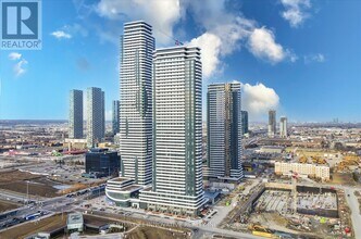 225 Commerce St in Vaughan, ON - Building Photo - Building Photo