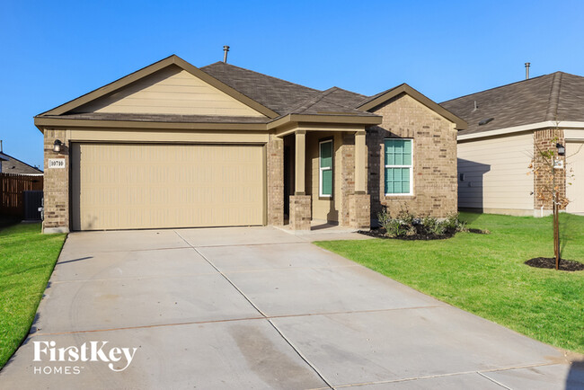 10710 Vinateros Dr in Converse, TX - Building Photo - Building Photo