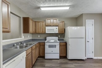 2883 Creek Bottom Ct in Gainesville, GA - Building Photo - Building Photo