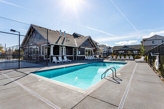 Forestplace Apartment Homes in Forest Grove, OR - Foto de edificio - Building Photo