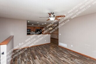 738 NE Spring St in Ankeny, IA - Building Photo - Building Photo