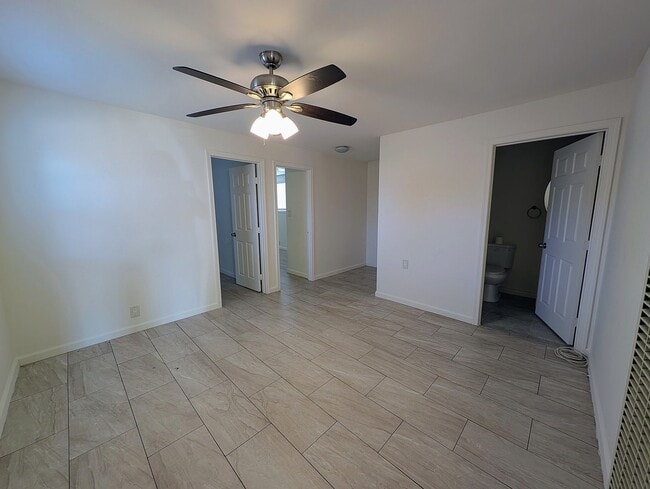 15111 Eucalyptus Ave in Bellflower, CA - Foto de edificio - Building Photo